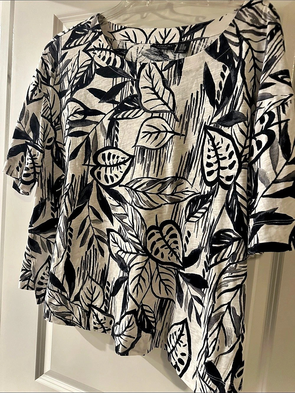 Tahari Printed Cotton Tunic Size Medium Like New 100% cotton